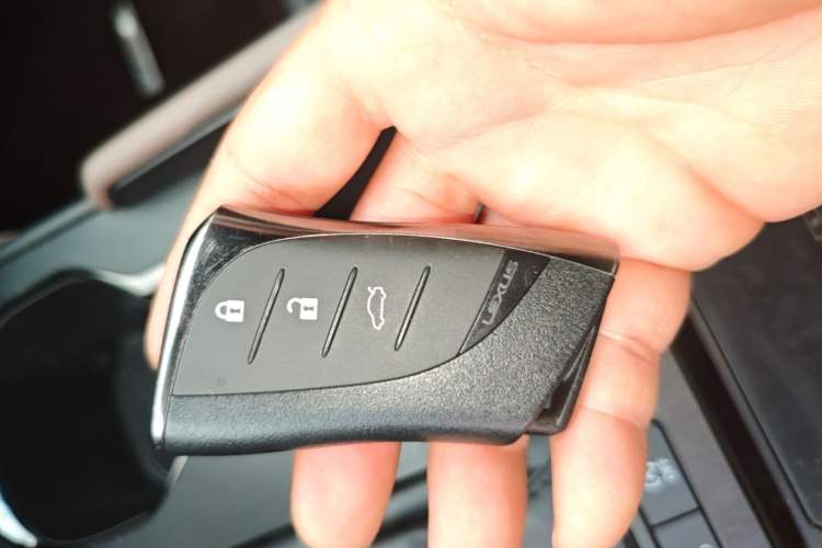 Used Lexus ES 2025 200 Premium Edition Vehicle Key