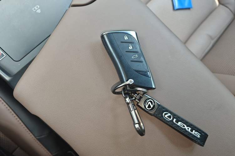 Used Lexus ES 2025 200 Premium Edition Vehicle Key