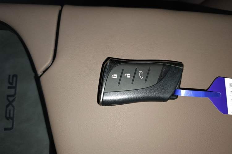 Used Lexus ES 2025 200 Premium Edition Vehicle Key