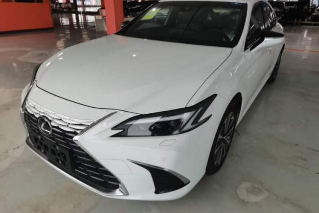 Gebrauchter Lexus ES 2025 200 Premium Edition