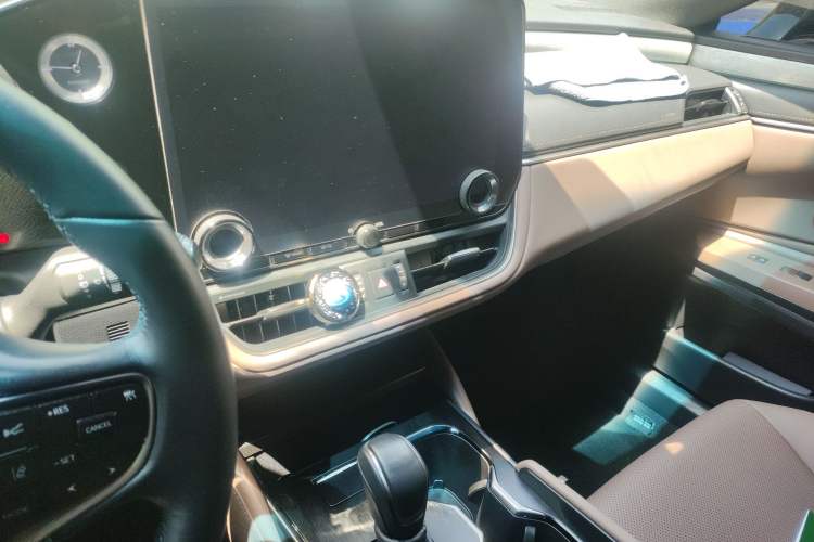 Used Lexus ES 2025 200 Premium Edition Audio And AC Panel