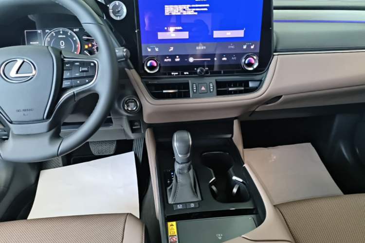 Used Lexus ES 2025 200 Premium Edition Audio And AC Panel
