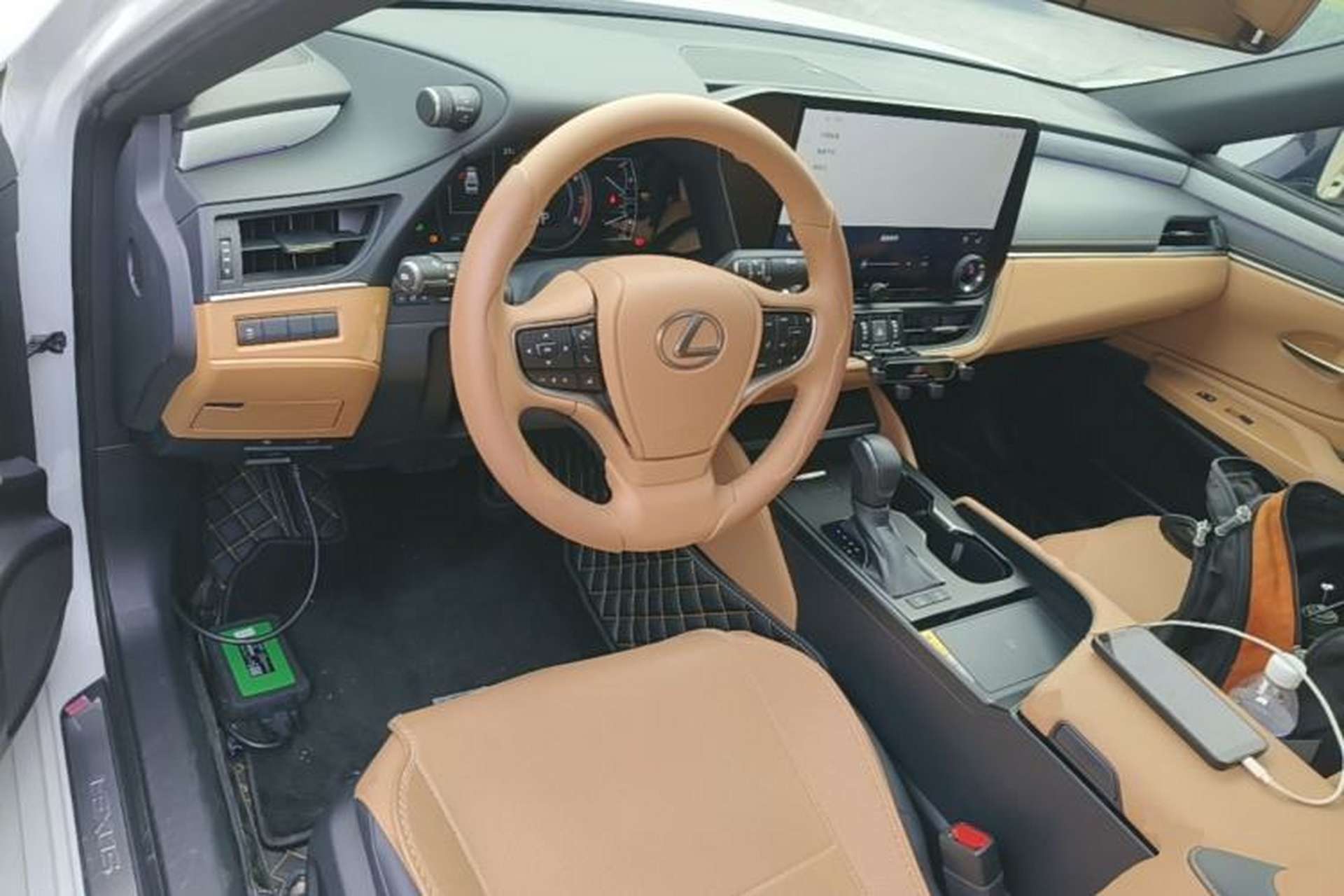 Used Lexus ES 2025 200 Premium Edition Center Console