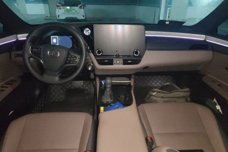Used Lexus ES 2025 200 Premium Edition Center Console