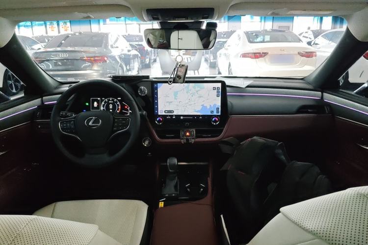 Used Lexus ES 2025 200 Premium Edition Center Console