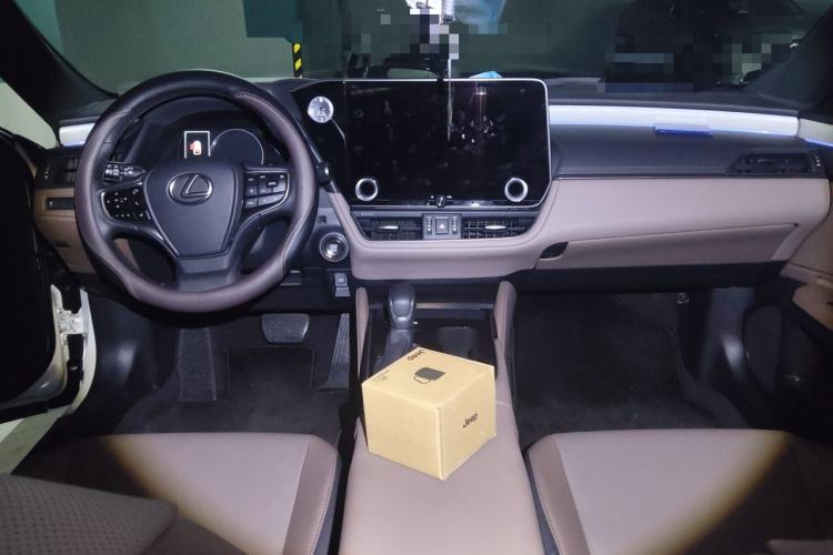 Used Lexus ES 2025 200 Premium Edition Center Console