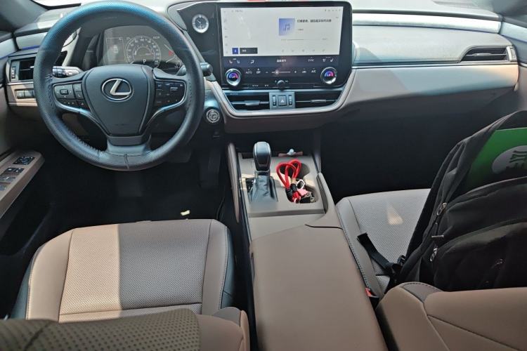 Used Lexus ES 2025 200 Premium Edition Center Console