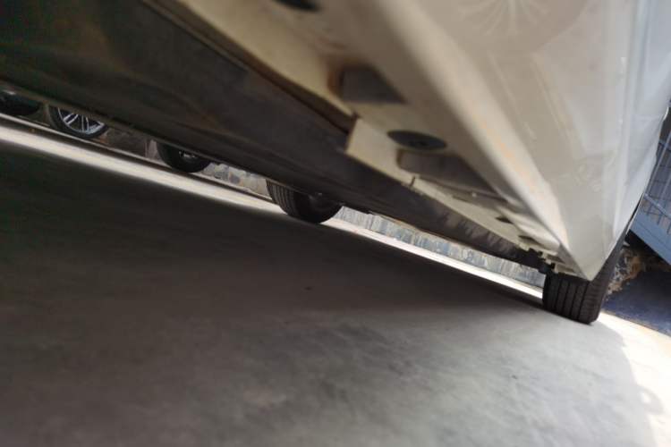 Used Lexus ES 2025 200 Premium Edition Chassis Front Left