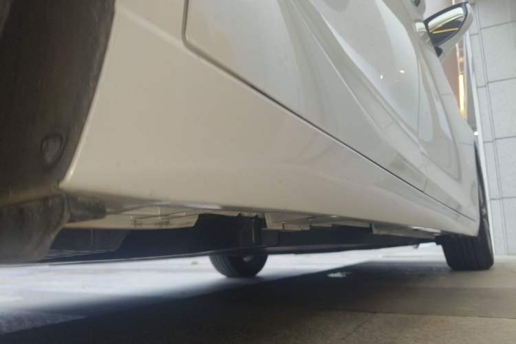 Used Lexus ES 2025 200 Premium Edition Chassis Rear Right