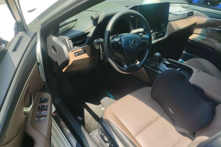 Used Lexus ES 2025 200 Premium Edition Driver Seat