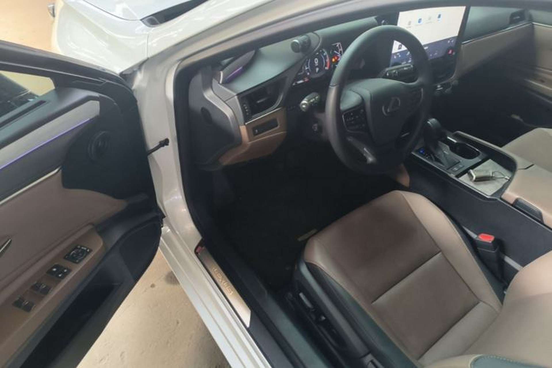 Used Lexus ES 2025 200 Premium Edition Driver Seat