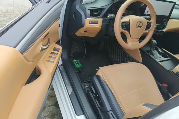 Used Lexus ES 2025 200 Premium Edition Driver Seat