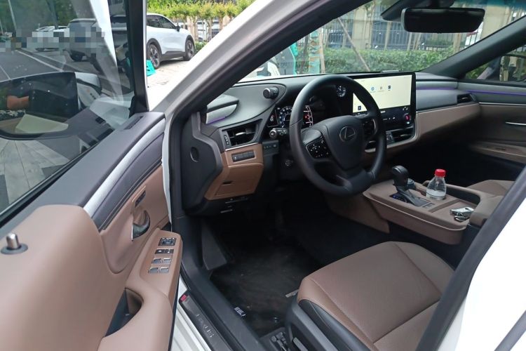 Used Lexus ES 2025 200 Premium Edition Driver Seat