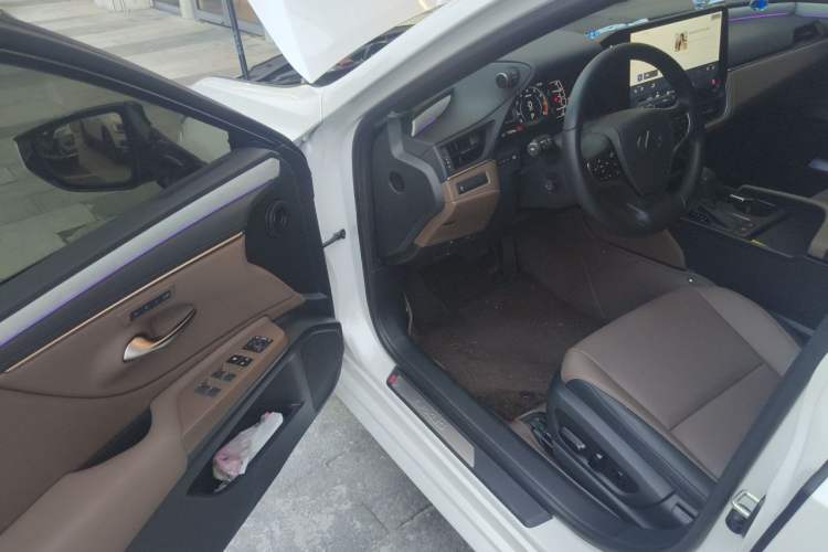 Used Lexus ES 2025 200 Premium Edition Driver Seat