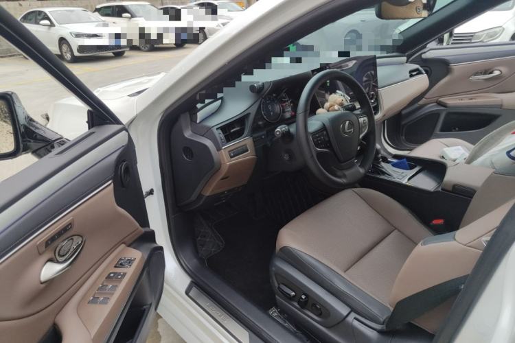 Used Lexus ES 2025 200 Premium Edition Driver Seat