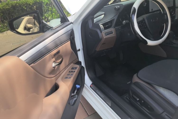 Used Lexus ES 2025 200 Premium Edition Driver Seat