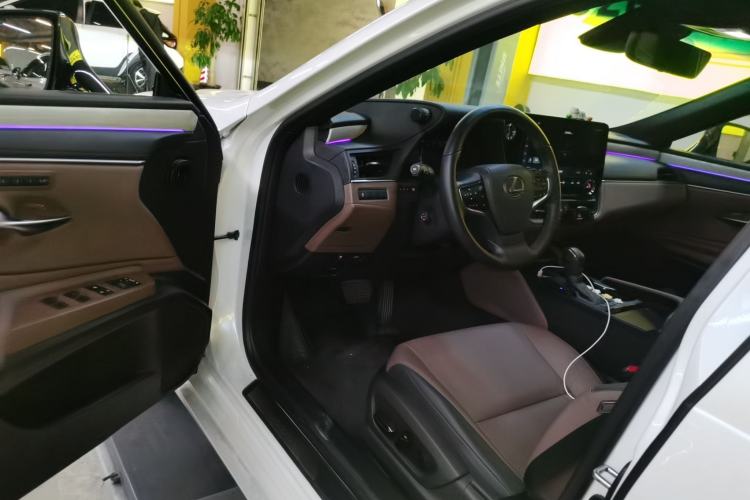 Used Lexus ES 2025 200 Premium Edition Driver Seat