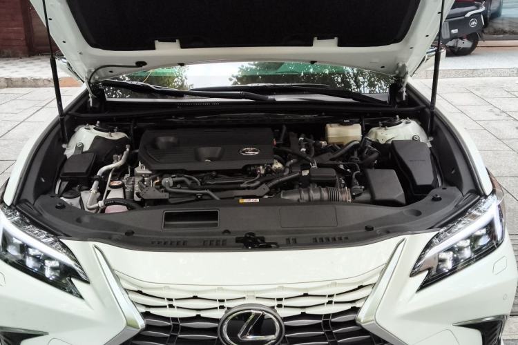 Used Lexus ES 2025 300h Deluxe Edition Engine Bay