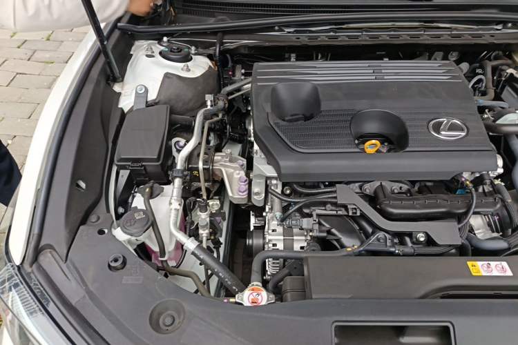 Used Lexus ES 2025 200 Premium Edition Engine Bay Right