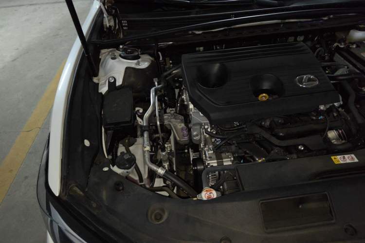 Used Lexus ES 2025 200 Premium Edition Engine Bay Right