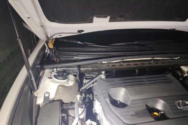 Used Lexus ES 2025 200 Premium Edition Engine Bay Right