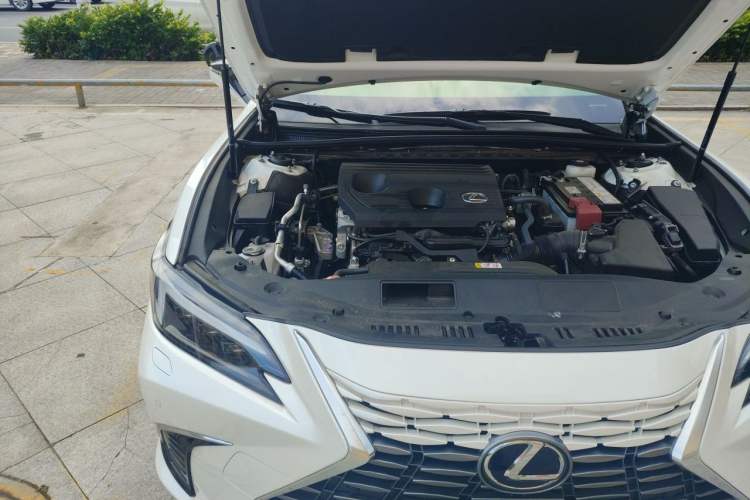 Used Lexus ES 2025 200 Premium Edition Engine Bay Right