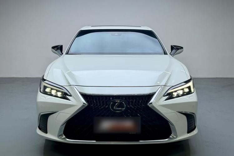 Used Lexus ES 2025 200 Premium Edition Exterior 1