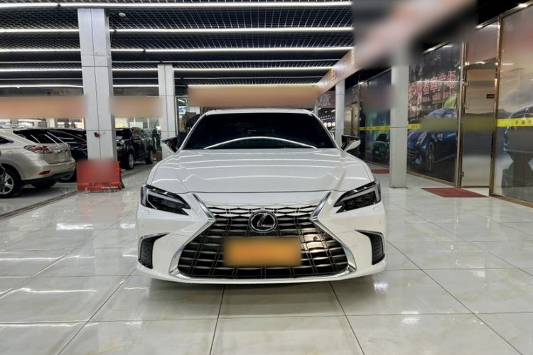 Used Lexus ES 2025 200 Premium Edition Exterior 1