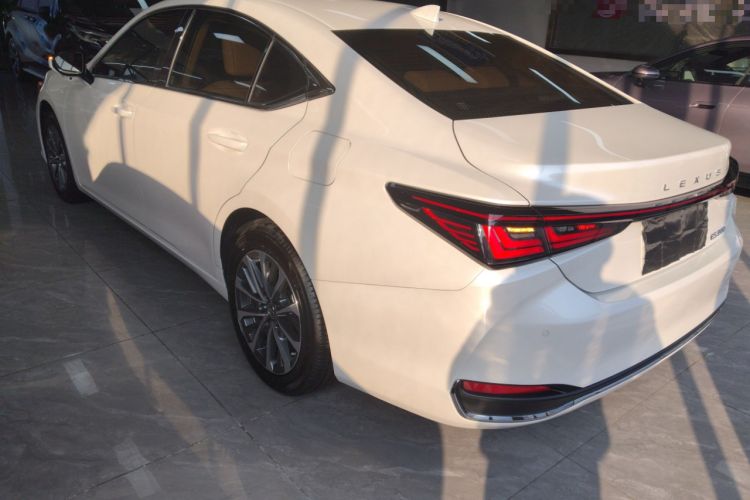 Used Lexus ES 2025 200 Premium Edition Exterior 2