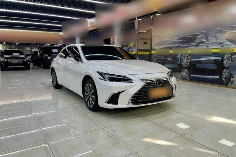 Used Lexus ES 2025 200 Premium Edition Exterior 2