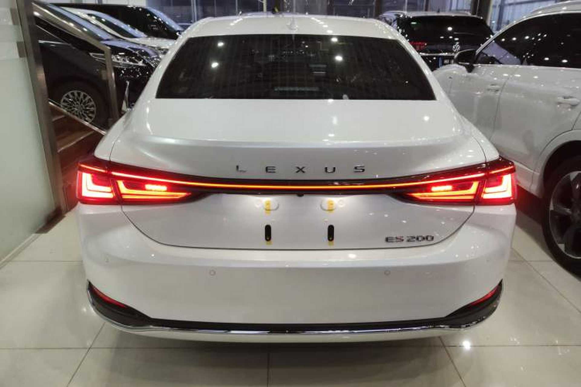 Used Lexus ES 2025 200 Premium Edition Exterior 4