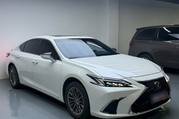 Used Lexus ES 2025 200 Premium Edition Exterior 5