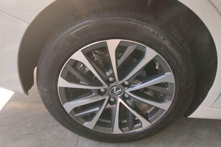 Used Lexus ES 2025 200 Premium Edition Exterior 5