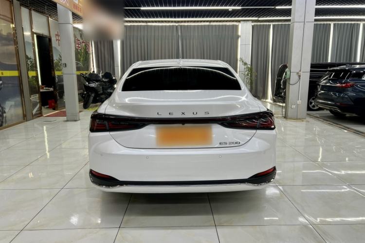 Used Lexus ES 2025 200 Premium Edition Exterior 5