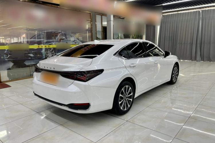 Used Lexus ES 2025 200 Premium Edition Exterior 6