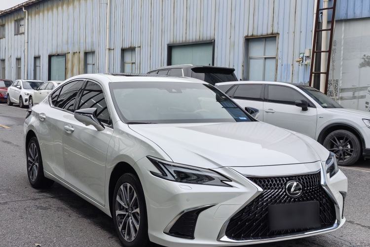 Used Lexus ES 2025 200 Premium Edition Exterior 7