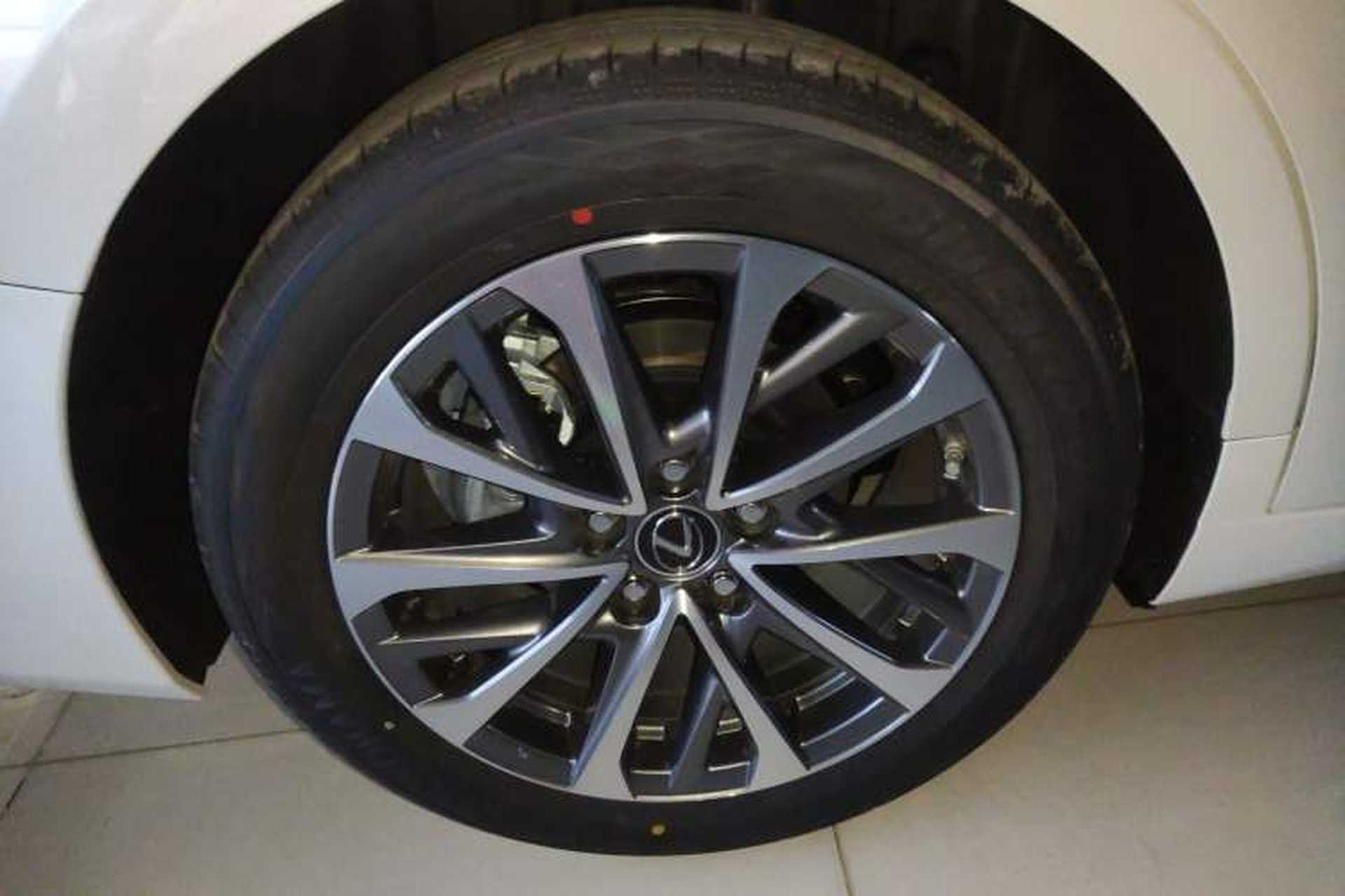 Used Lexus ES 2025 200 Premium Edition Exterior 8