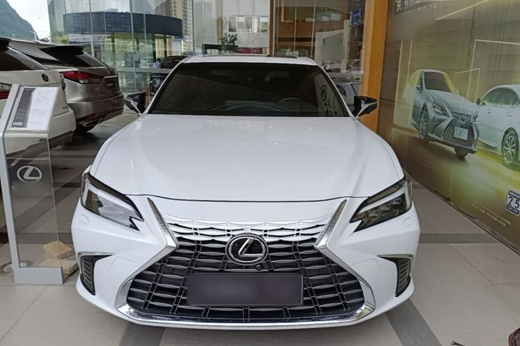 Used Lexus ES 2025 200 Premium Edition Front