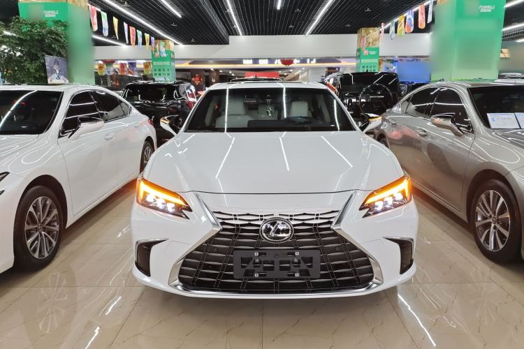 Used Lexus ES 2025 200 Premium Edition Front