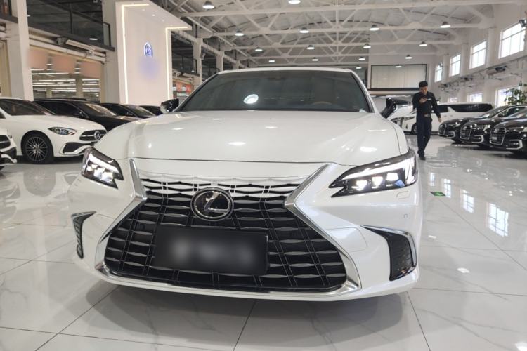 Used Lexus ES 2025 200 Premium Edition Front