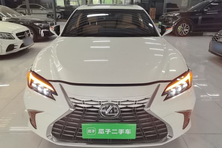 Used Lexus ES 2025 200 Premium Edition Front