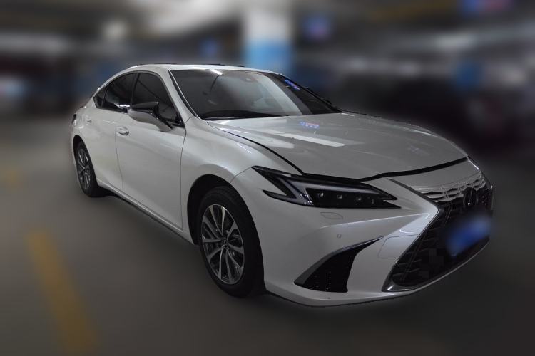 Used Lexus ES 2025 200 Premium Edition Front Right 45 Deg