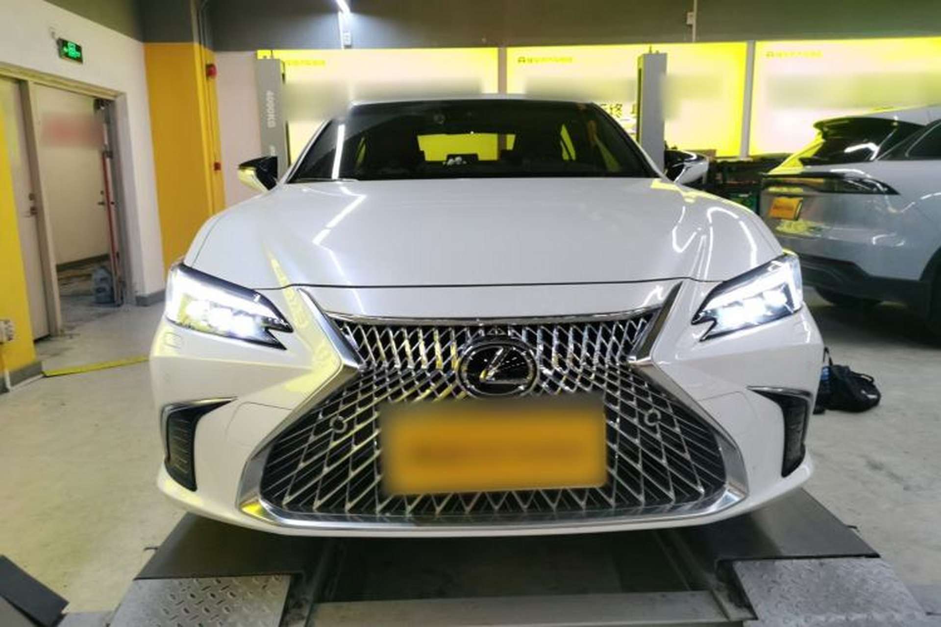 Used Lexus ES 2025 200 Premium Edition Front