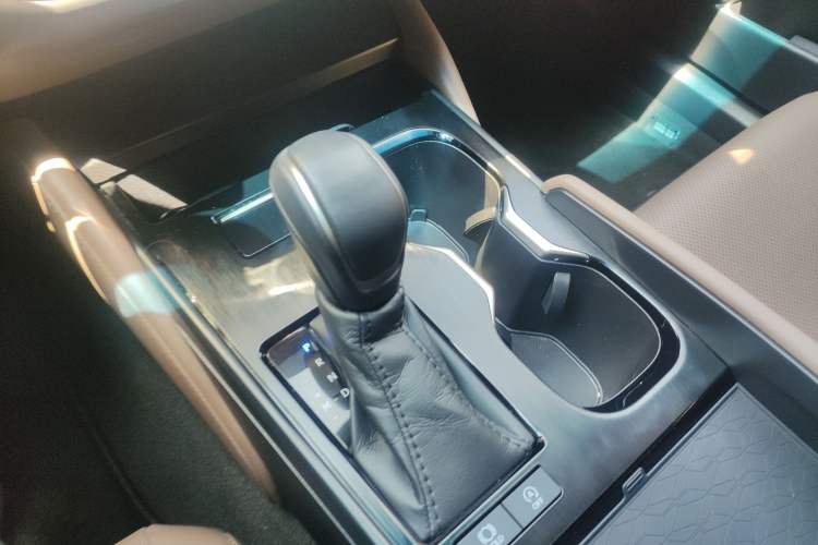 Used Lexus ES 2025 200 Premium Edition Gear Lever
