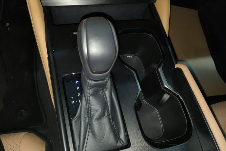 Used Lexus ES 2025 200 Premium Edition Gear Lever