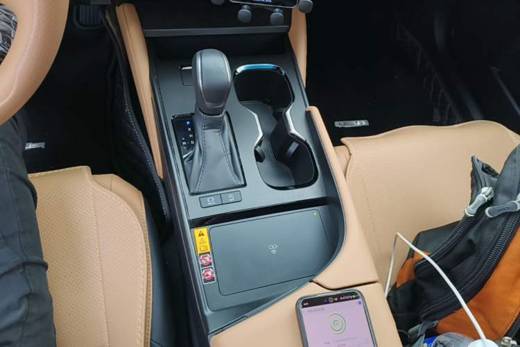 Used Lexus ES 2025 200 Premium Edition Gear Lever