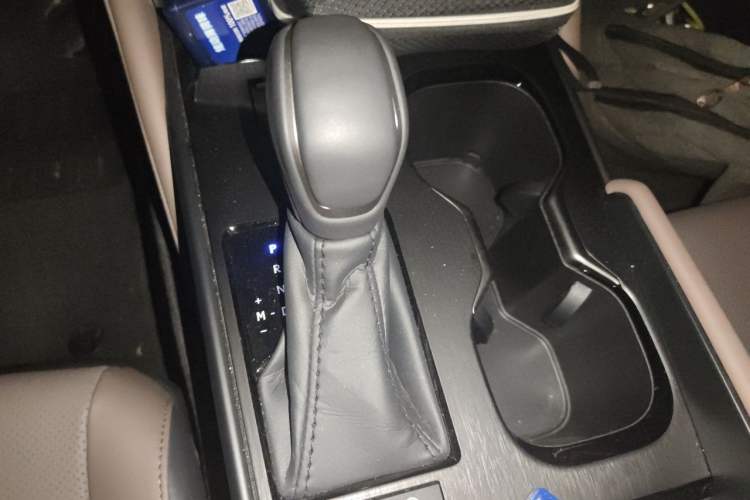 Used Lexus ES 2025 200 Premium Edition Gear Lever