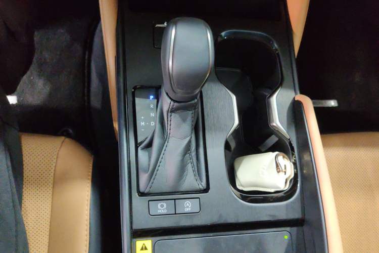 Used Lexus ES 2025 200 Premium Edition Gear Lever