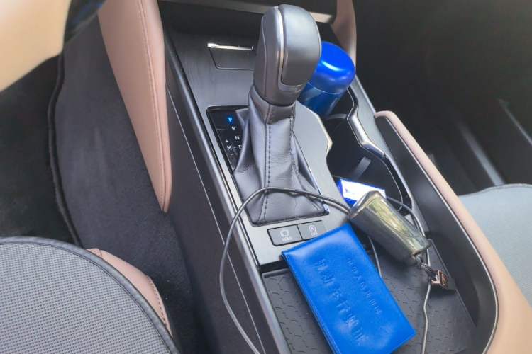 Used Lexus ES 2025 200 Premium Edition Gear Lever