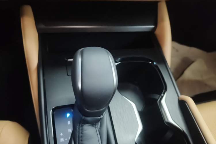 Used Lexus ES 2025 200 Premium Edition Gear Lever